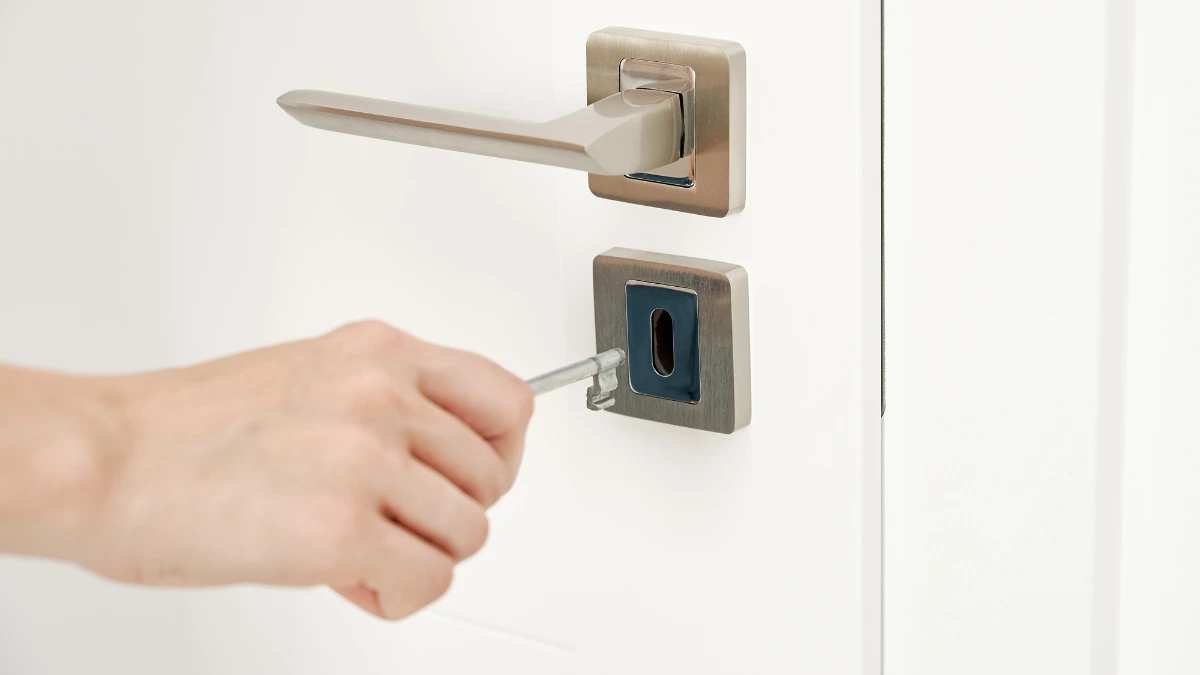 Top-5-Reasons-to-Call-a-24-Hour-Locksmith-in-Birmingham-Michigan