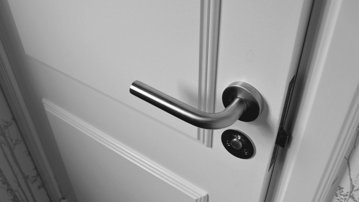 When to Call an Emergency Locksmith Bloomfield Hills for Safety
